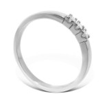 Diamantring Iselin med 3x0,03 ct TW-Si-8503030