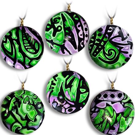 Smykke med sort & Grønn-lilla mønster, håndlaget -280207000 Smykke med sort & Grønn-lilla mønster, håndlaget -280207000