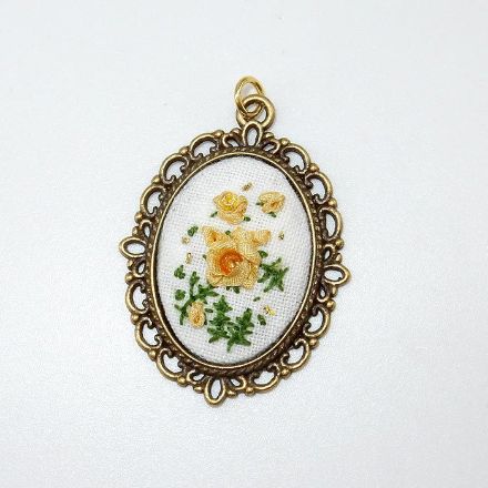 Broderte smykke 28x35 mm- 00001 Broderte smykke 28x35 mm- 00001