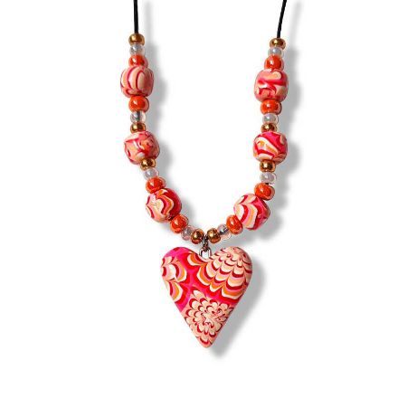 Håndlaget collier med hjerte, rosa og korall krysantemum -280207479 Håndlaget collier med hjerte, rosa og korall krysantemum -280207479