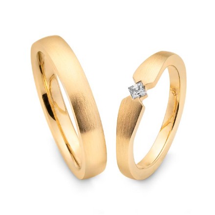 Gifteringer i gult gull 14 kt, 4 mm. PRINZESSIN - 4806677 Gifteringer i gult gull 14 kt, 4 mm. PRINZESSIN - 4806677