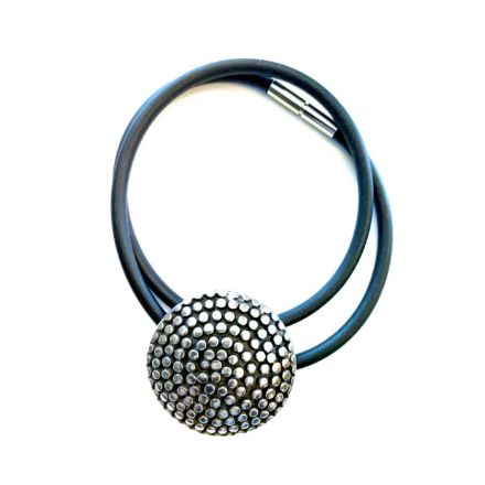 Smykke i tinn Slow. HILLESTAD - AB317T Smykke i tinn Slow. HILLESTAD - AB317T