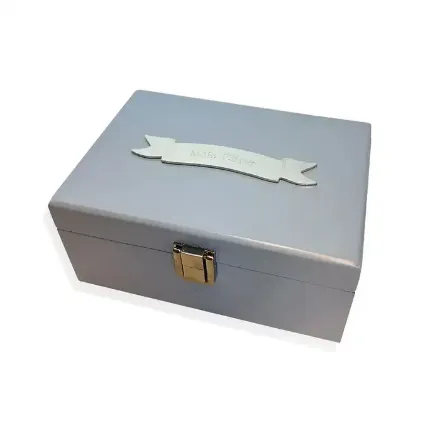 Smykkeskrin i tre, med tinnbanner - 3479 Smykkeskrin i tre, med tinnbanner - 3479