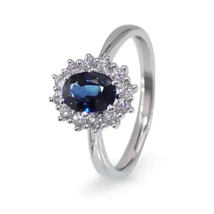 Halo diamantring i hvitt gull 14 kt med 0,36 ct W-Si & safir - 573001 Halo diamantring i hvitt gull 14 kt med 0,36 ct W-Si & safir - 573001