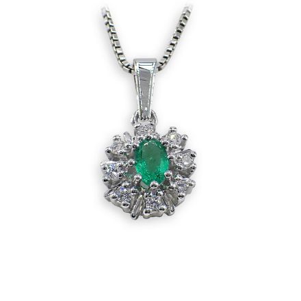 Diamantsmykke med 0,12 ct W-Si og smaragd - bur570057 Diamantsmykke med 0,12 ct W-Si og smaragd - bur570057
