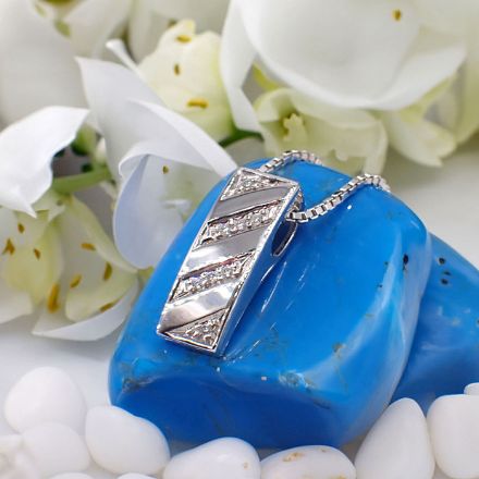 Diamantsmykke i 14 kt gull med diamanter 0,05 ct W-SI - 479005 Diamantsmykke i 14 kt gull med diamanter 0,05 ct W-SI - 479005