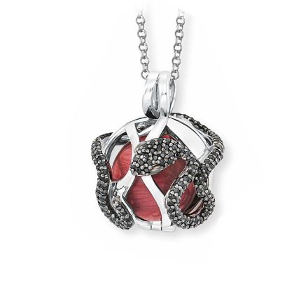 Sølvsmykke Englehviskeren i forgylt sølv, 17x17mm, med slange, flere farger. Sølvsmykke Englehviskeren i forgylt sølv, 17x17mm, med slange, flere farger.