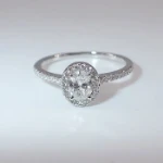 Halo diamantring med oval diam. 0,40 carat TW-SI - GAoval040