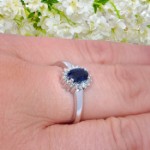 Diamantring i hvitt gull 14 kt med 0,10 ct TW-Si & safir - coc5070784sf