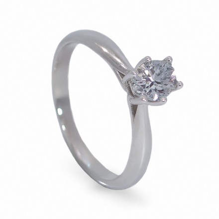 Diamantring forlovelsesring med oval diam. 0,50 ct i 14kt gull. Leticia - 1800705000 Diamantring forlovelsesring med oval diam. 0,50 ct i 14kt gull. Leticia - 1800705000