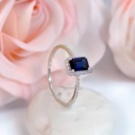 Diamantring i gull med safir-5347901