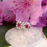 Diamantøredobber i gull 14kt med 0,12 ct W-SI og rubin - 27012