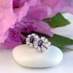Diamantøredobber i gull 14 kt med 0,24 ct W-SI og safir - 764341s