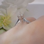 Forlovelsesring Margrete med Oval Lab Grown diamant i 0,50 ct og River (D) -VS1 - LAB1611650RVHV