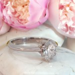 Forlovelsesring Gaia med Oval Lab Grown diamant i 1.00 ct og River (D) - VS1 - LG100gg