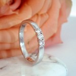 Iselin alliansering i hvitt gull med diamanter - 8503070