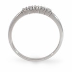 Elegant ring med klare steiner - 8505030