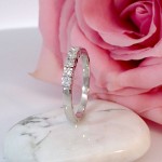 Iselin alliansering i hvitt gull med 5 diamanter - 8505050