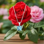 Smykke i hvitt gull med blå topas - 27240