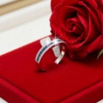 Diamantring i 14 kt gull med 0,16ct W-Si og med safirer - COC00390