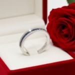 Diamantring i 14 kt gull med 0,16ct W-Si og med safirer - COC00390