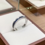 Diamantring i 14 kt gull med 0,16ct W-Si og med safirer - COC00390