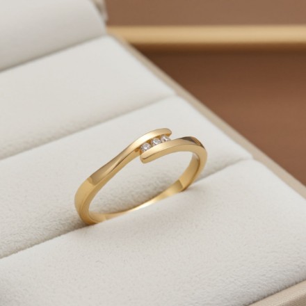 Gullring med 3 zirkonia stener - coc5000326 Gullring med 3 zirkonia stener - coc5000326