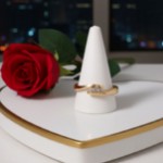 Gullring med 3 zirkonia stener - coc5000326