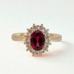 Diamantring i gult gull med rhodolitt og diamanter 0,36ct W-Si - Bur573001