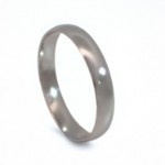 Giftering i platina 950, 4 mm. RUBIN modell 167 - 1040