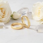 Giftering i gult gull 14kt, 4 mm/1,3 mm. RUBIN - 1840