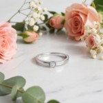 Iselin alliansering i hvitt gull med diamant - 8501003