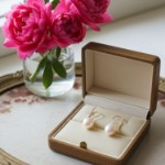 Øredobber i gult gull 14kt med ferskvannperler - Bur711254