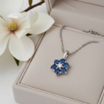 Diamantsmykke med 0,03 ct W-P1 & safirer-32057312