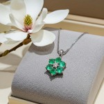 Diamantsmykke i gull med 0,03 ct W-Si & smaragder - bur320573