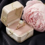 Halo diamantring med 0.40 ct, gult gull 18 kt - 15920gg