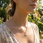 Smykke i gult gull Redd en bie- 27441