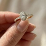 Halo diamantring  med oval diam. 0,40 ct  River (E)-Si1 (+0,13 ct) - VDA181XA040