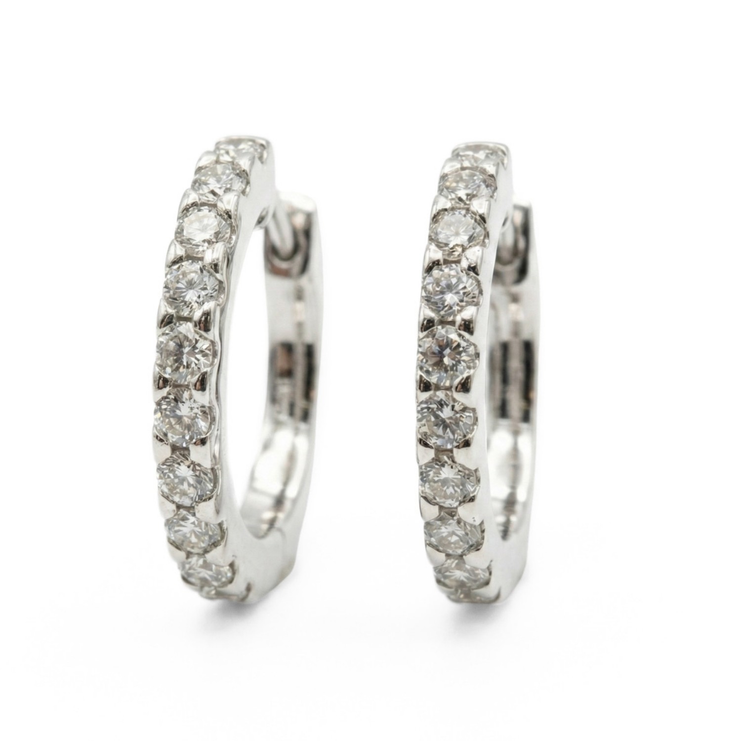 Diamantøredobber i hvitt gull 14kt med 0,50ct W-SI - Bur745452