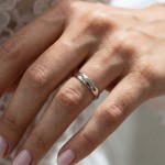 Giftering i platina 950, 4 mm. RUBIN modell 167 - 1040