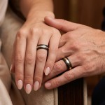 Elegante gifteringer i carbon og 14 kt gult gull - 4806507