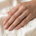 Iselin alliansering i hvitt gull med diamanter - 8503030