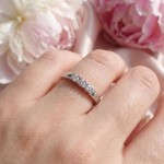 Alliansering i hvitt gull med tre diamanter - 8503050