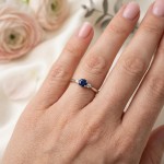 Gullring i hvitt gull 14kt med safir og diamanter 0.05 ct TW-Si - coc5000547sh