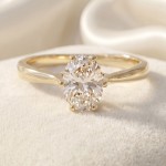 Forlovelsesring i gult gull med Oval Lab Grown diamant i 0.74 ct og River (E) -VVS1 - 18007070LGgg-Oval