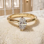 Forlovelsesring i gult gull med Oval Lab Grown diamant i 0.71 ct og River D VSI - JKR2600033