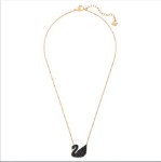 Swarovski smykke Iconic Swan pendant Swan, Black, Rose gold-tone plated - 5204134