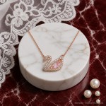 Swarovski smykke Dazzling Swan Necklace, Multi-colored, Rose-gold tone plated - 5469989