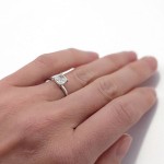 Forlovelsesring med Square cushion Lab Grown diamant i 1.03 ct og River (E) - VVS2 - ABR21644LGHG