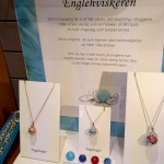 Sølvsmykke Englehviskeren i rhodinert sølv, 20x20 mm, flere farger